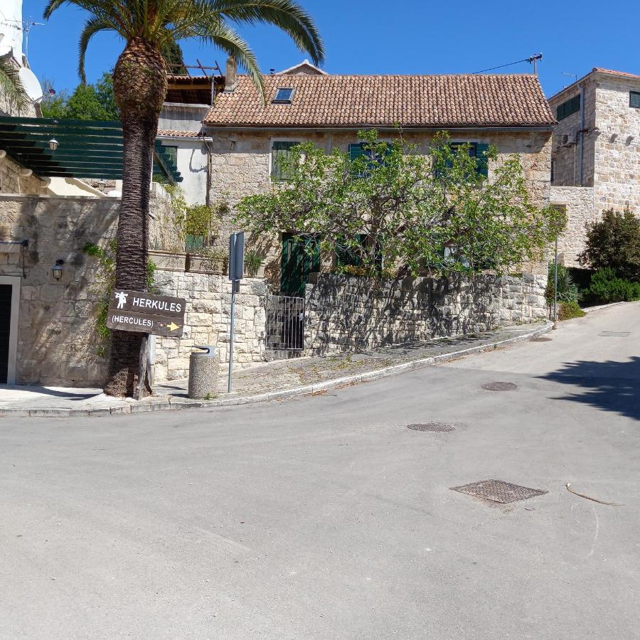 Kuca Za Odmor Skalina - Sea View Villa Splitska Eksteriør bilde
